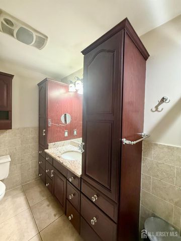 1 Carriage Place, Edison, NJ 08820