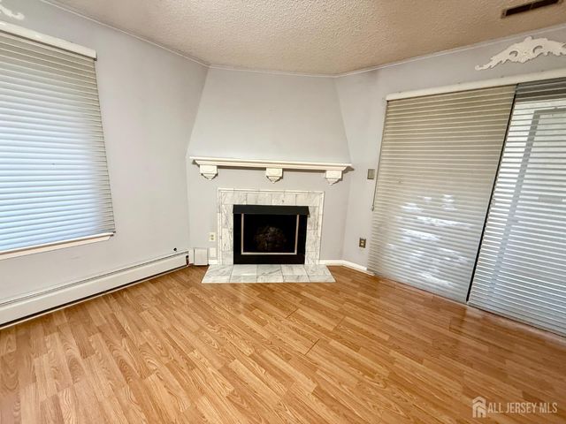 1 Carriage Place, Edison, NJ 08820