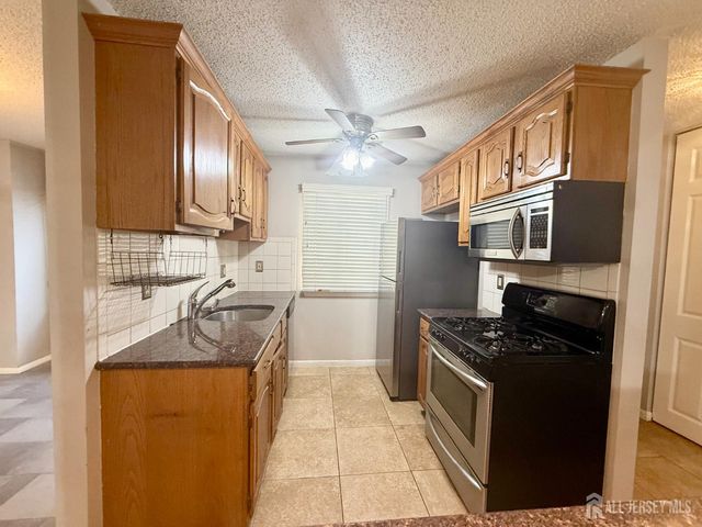 1 Carriage Place, Edison, NJ 08820