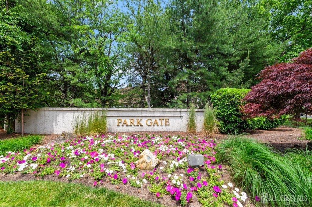 1 Carriage Place, Edison, NJ 08820