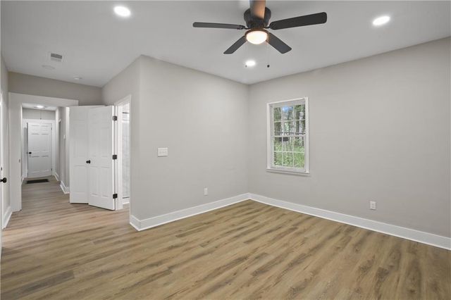 556 Holly St NW, Atlanta, GA 30318