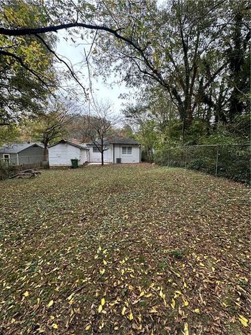 556 Holly St NW, Atlanta, GA 30318