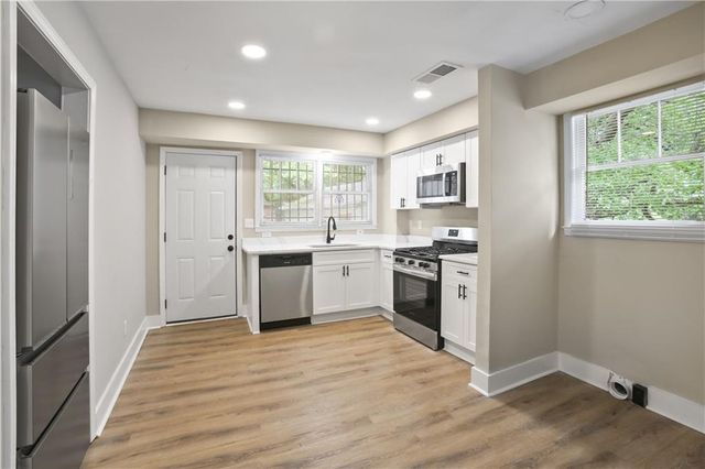 556 Holly St NW, Atlanta, GA 30318