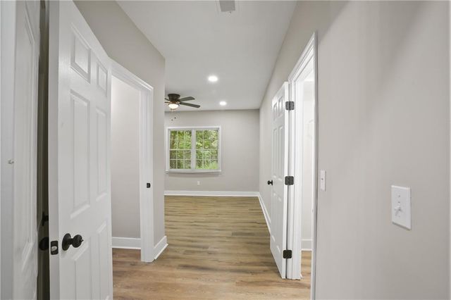 556 Holly St NW, Atlanta, GA 30318