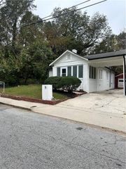 556 Holly St NW, Atlanta, GA 30318