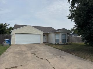3105 NE 12th Street, Bentonville, AR 72712