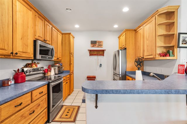 206 Hopper Road, Whitewright, TX 75491