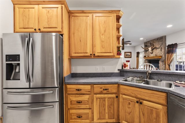 206 Hopper Road, Whitewright, TX 75491