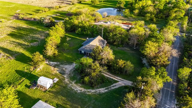 206 Hopper Road, Whitewright, TX 75491