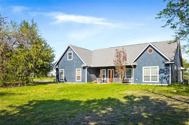 206 Hopper Road, Whitewright, TX 75491