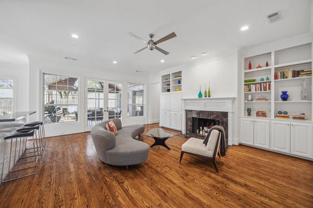 6230 Locke Lane, Houston, TX 77057