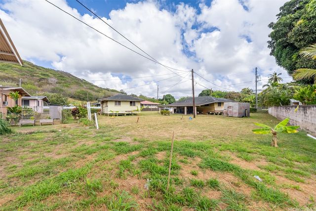 41-1702 Kalanianaole Highway, Waimanalo, HI 96795