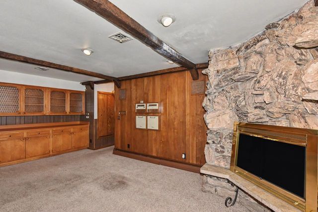 6920 N Beech Tree DRIVE, Glendale, WI 53209