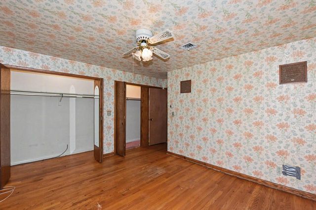 6920 N Beech Tree DRIVE, Glendale, WI 53209