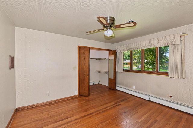 6920 N Beech Tree DRIVE, Glendale, WI 53209