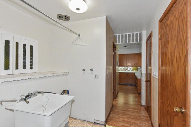 6920 N Beech Tree DRIVE, Glendale, WI 53209
