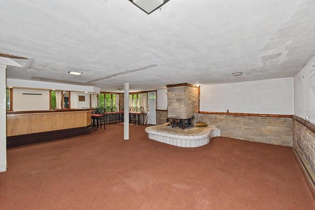 6920 N Beech Tree DRIVE, Glendale, WI 53209