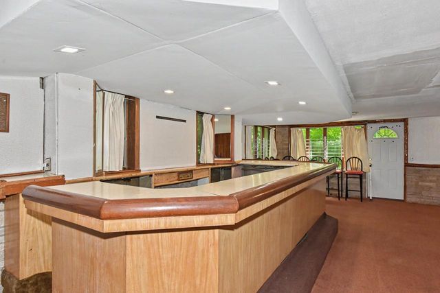 6920 N Beech Tree DRIVE, Glendale, WI 53209