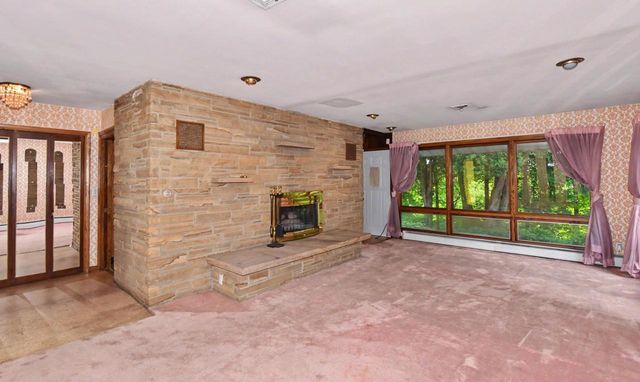 6920 N Beech Tree DRIVE, Glendale, WI 53209