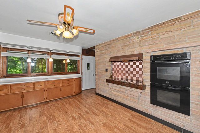 6920 N Beech Tree DRIVE, Glendale, WI 53209