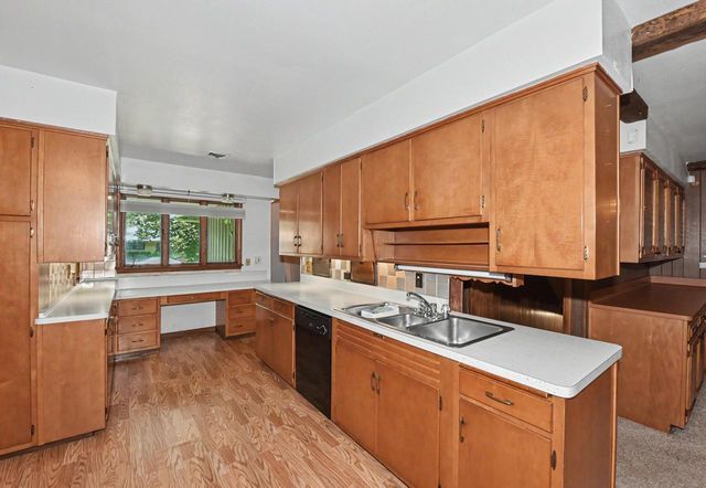 6920 N Beech Tree DRIVE, Glendale, WI 53209