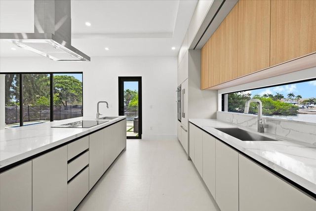 201 NW 14TH Way, Dania Beach, FL 33004