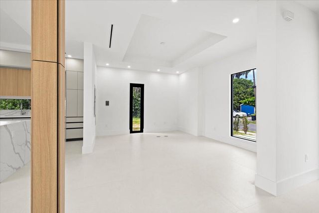 201 NW 14TH Way, Dania Beach, FL 33004
