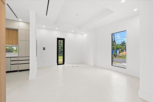 201 NW 14TH Way, Dania Beach, FL 33004