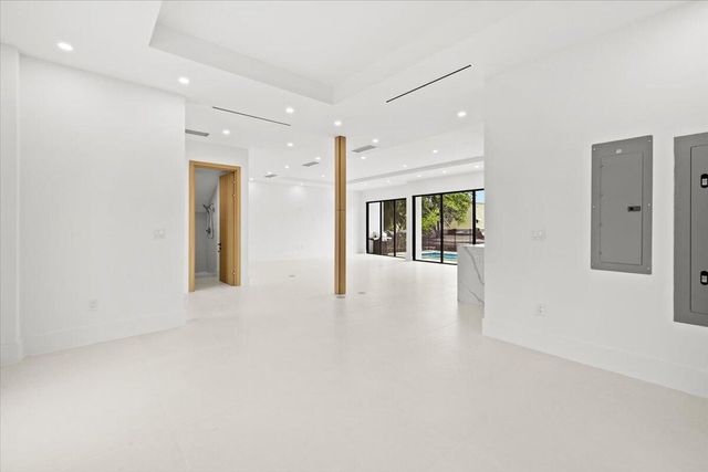 201 NW 14TH Way, Dania Beach, FL 33004