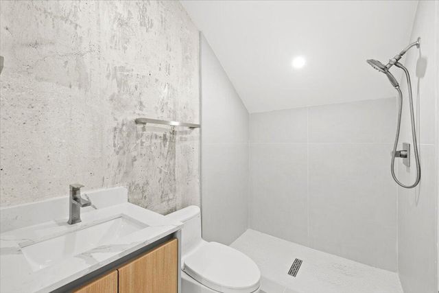 201 NW 14TH Way, Dania Beach, FL 33004