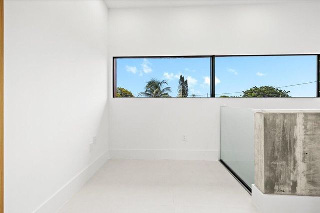 201 NW 14TH Way, Dania Beach, FL 33004