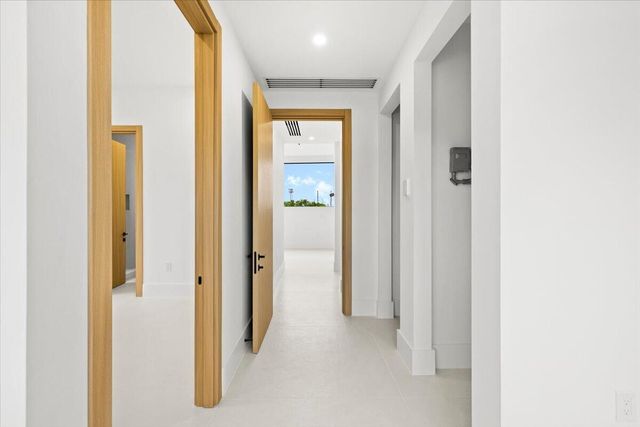 201 NW 14TH Way, Dania Beach, FL 33004