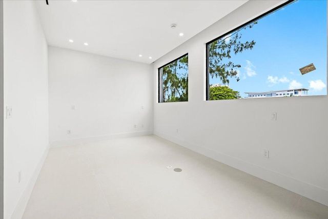 201 NW 14TH Way, Dania Beach, FL 33004
