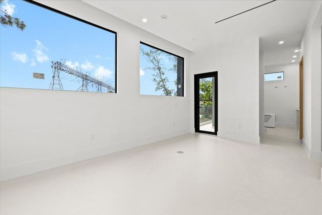 201 NW 14TH Way, Dania Beach, FL 33004