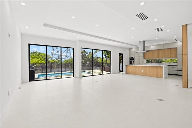 201 NW 14TH Way, Dania Beach, FL 33004
