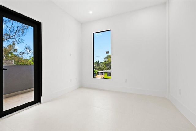 201 NW 14TH Way, Dania Beach, FL 33004