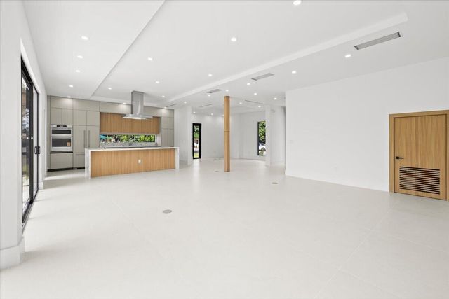 201 NW 14TH Way, Dania Beach, FL 33004