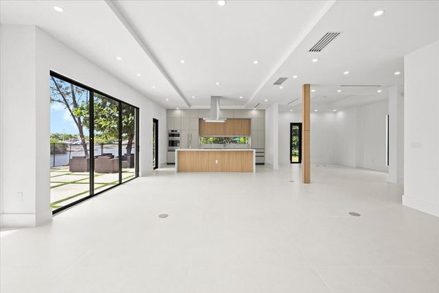 201 NW 14TH Way, Dania Beach, FL 33004