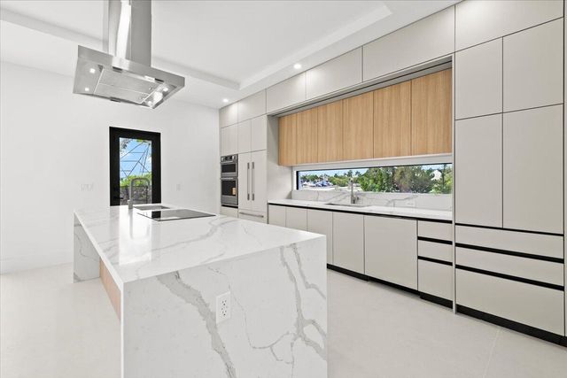 201 NW 14TH Way, Dania Beach, FL 33004