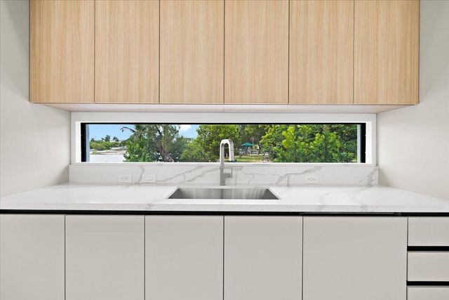 201 NW 14TH Way, Dania Beach, FL 33004