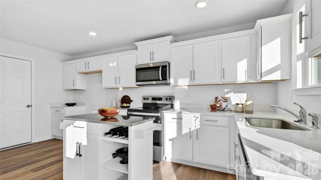 204 Hyder Ridge Road, Asheville, NC 28804