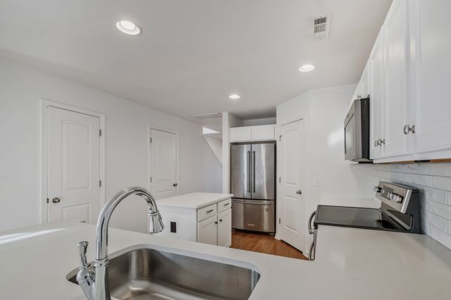 1234 Riverbrook Dr, Hermitage, TN 37076