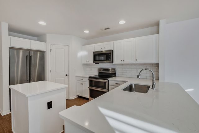 1234 Riverbrook Dr, Hermitage, TN 37076