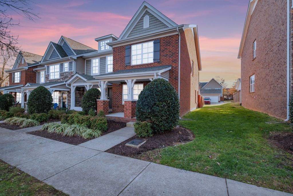 1234 Riverbrook Dr, Hermitage, TN 37076