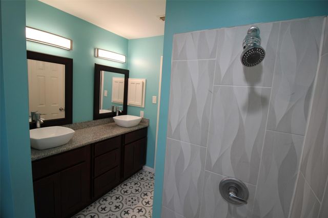 20074 Crazy Horse Circle Drive, Katy, TX 77449