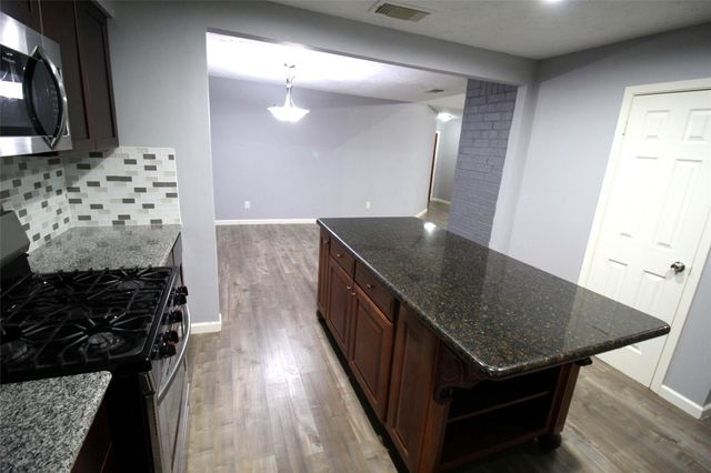 20074 Crazy Horse Circle Drive, Katy, TX 77449