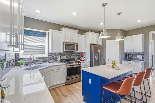 2113 Itasca Circle, Lino Lakes, MN 55038