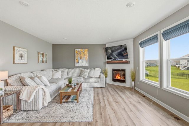 2113 Itasca Circle, Lino Lakes, MN 55038