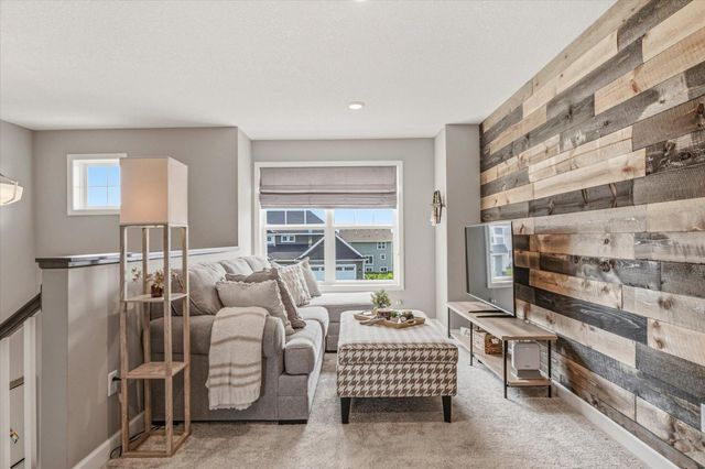 2113 Itasca Circle, Lino Lakes, MN 55038