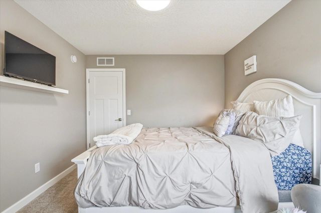 2113 Itasca Circle, Lino Lakes, MN 55038